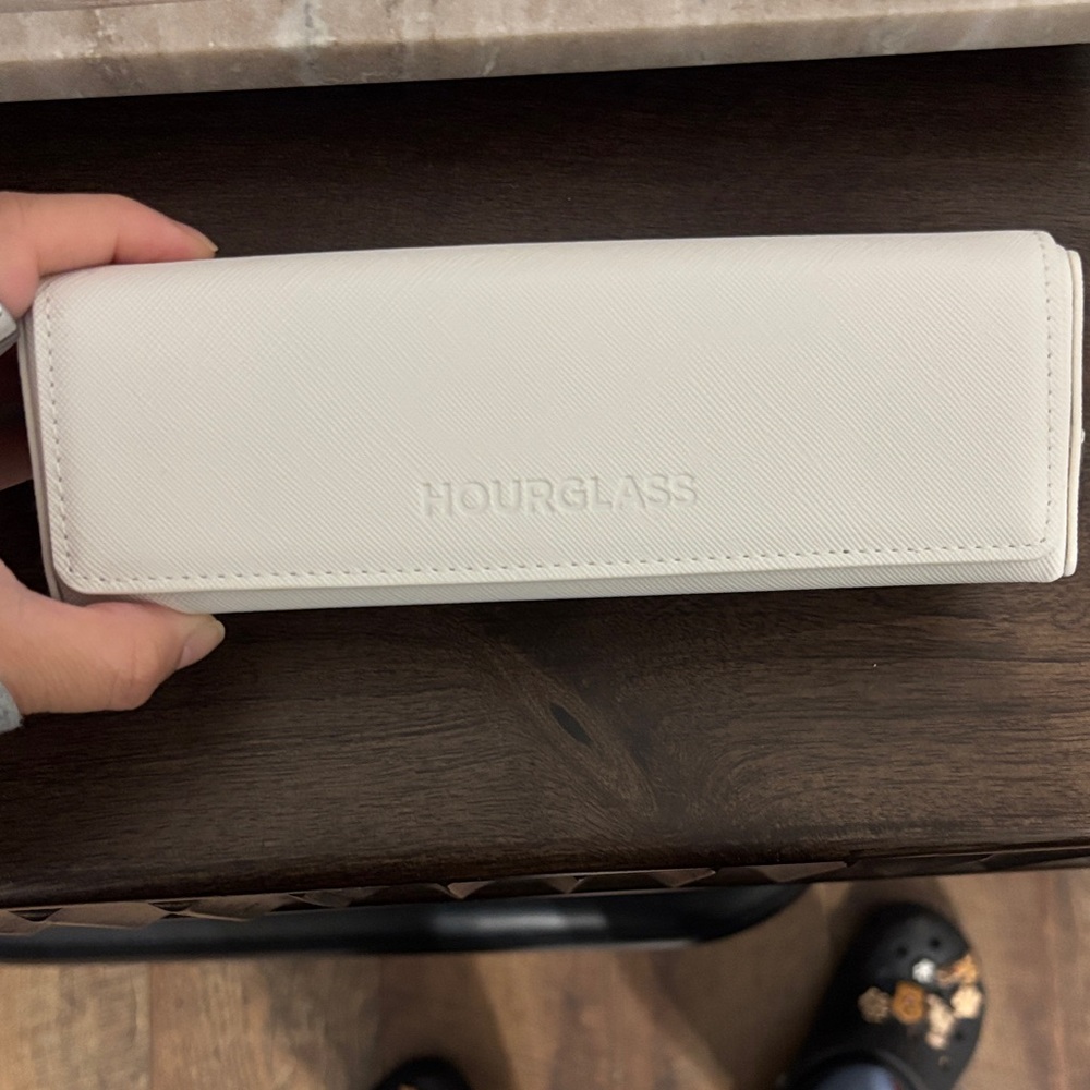 Hourglass White Makeup Case